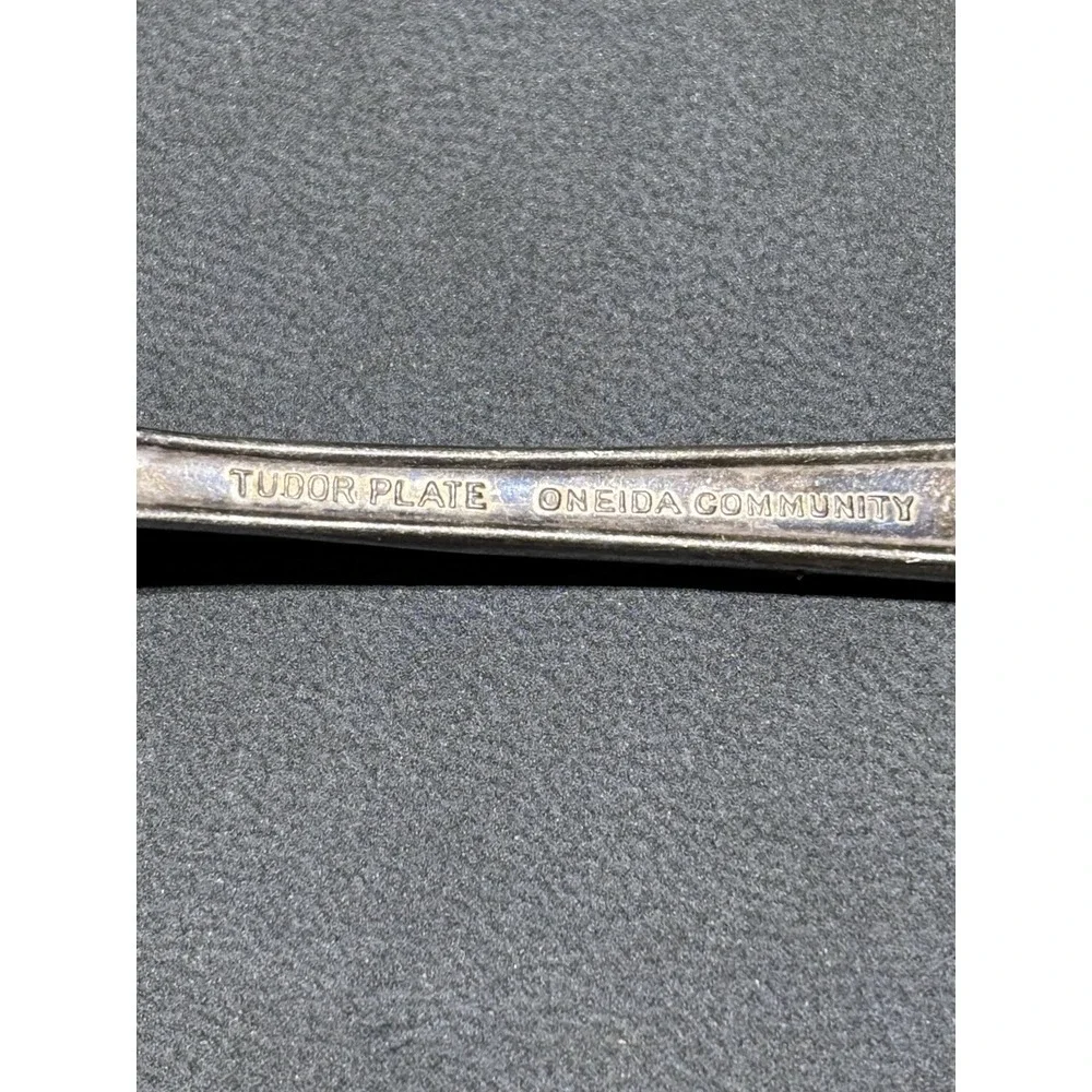 VTG 1946‎ Queen Bess II Tudor Silver Plate Oneida Community 6